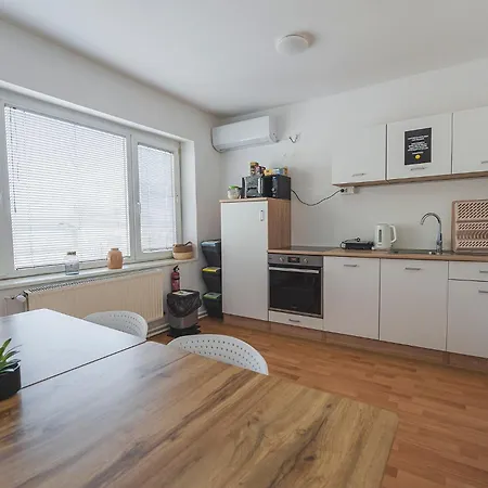 Do Avta 4* Ljubljana